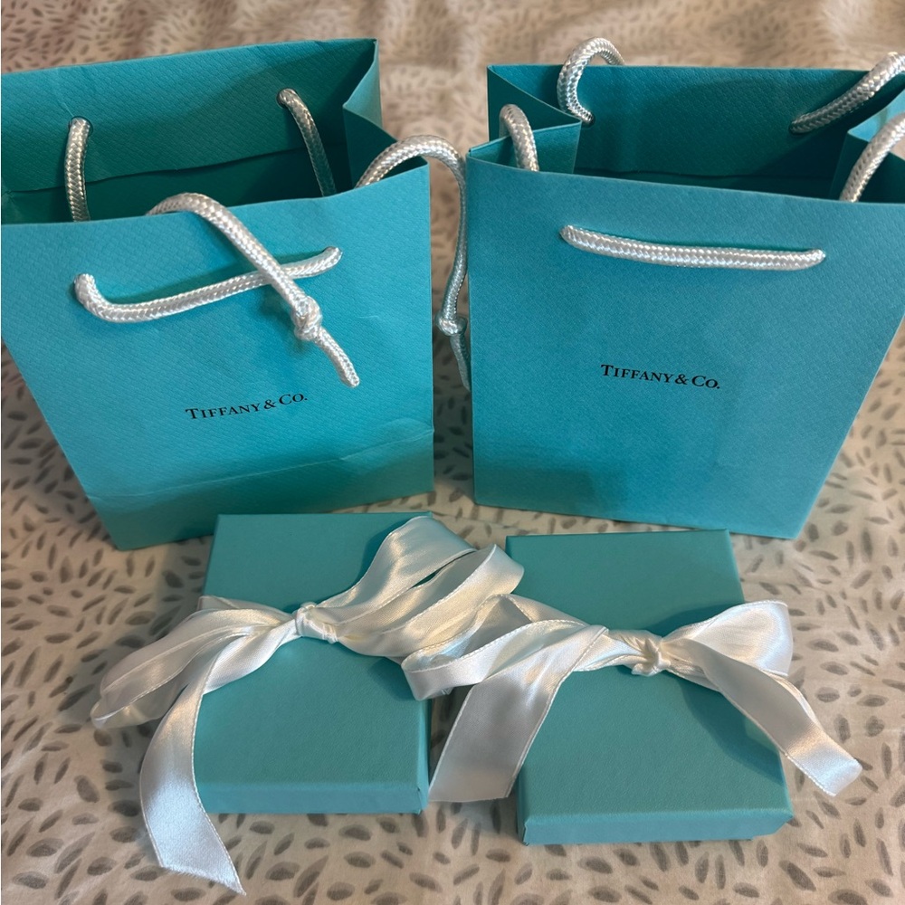 Tiffany & Co necklace and bracelet